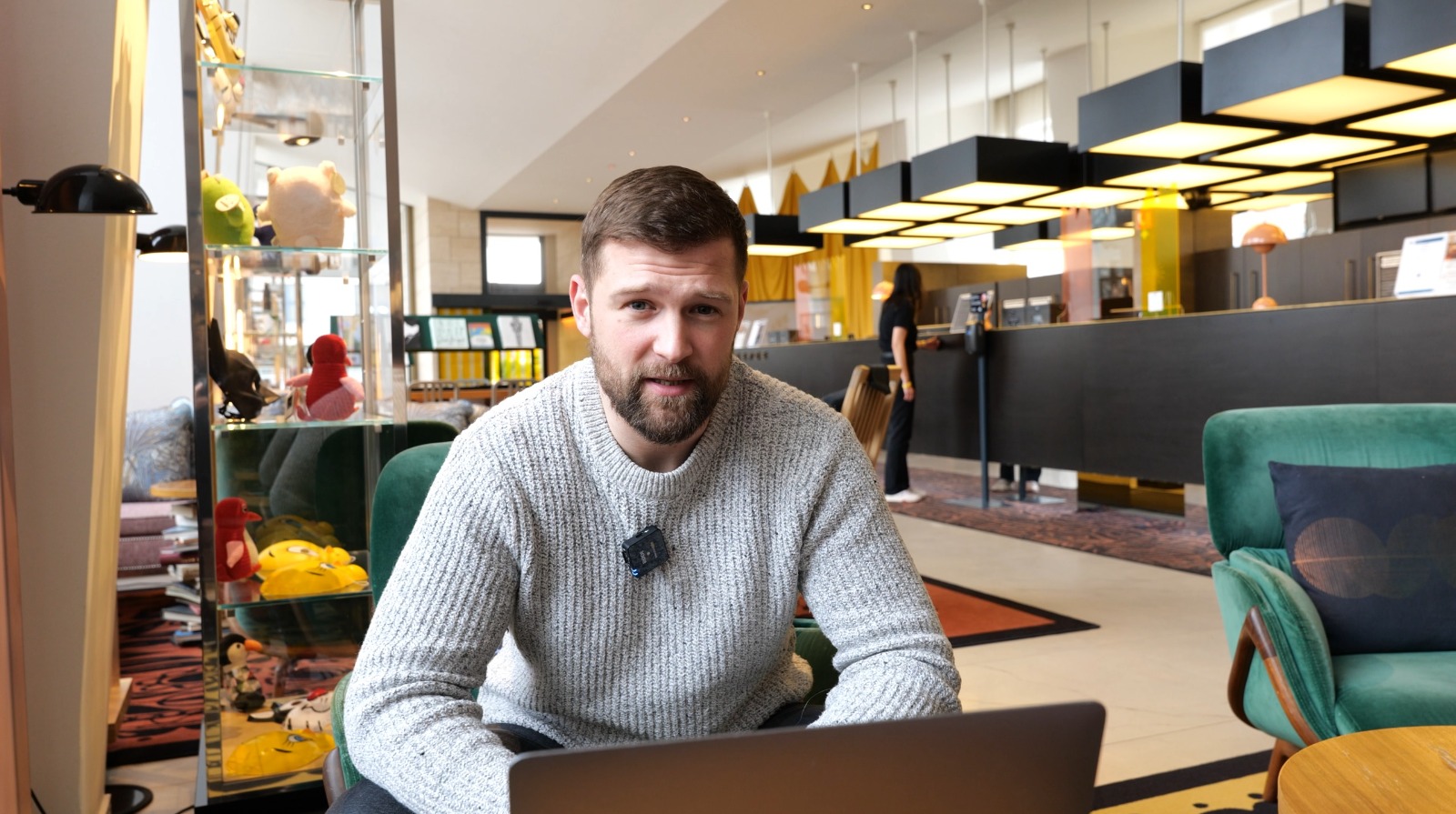 Konec studených hovorů a mrtvých databází. „Stavíme chytré stroje na zákazníky, kde vyhrávají všichni," říká Jan Dědic, CEO platformy Clientelo